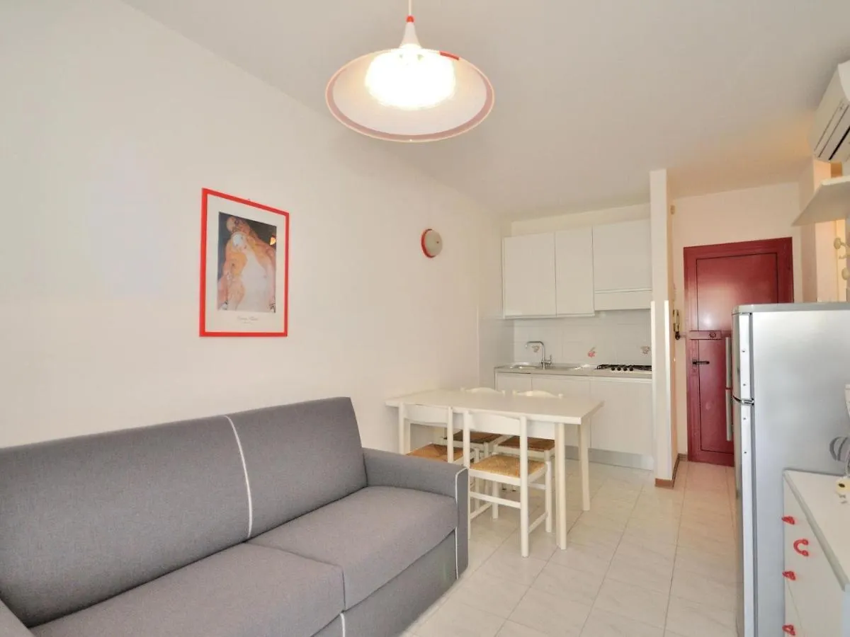 Modern Two-Room Apartment Condominio Nautilus Bibione